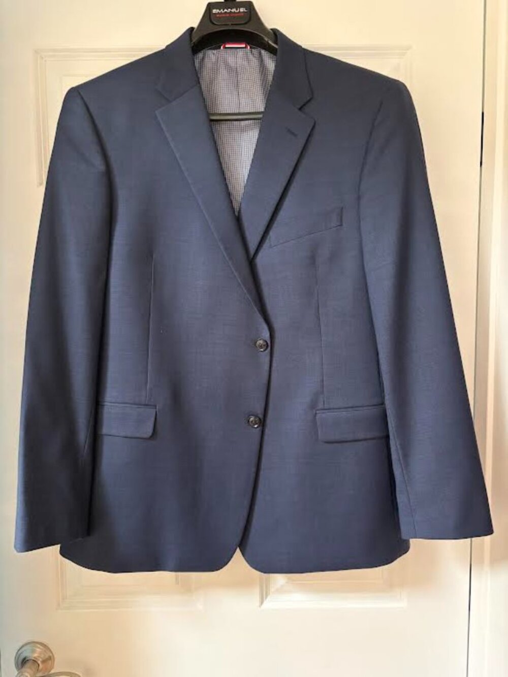 Mens 2 piece Tommy Hilfiger suit, blue, 48R, great condition